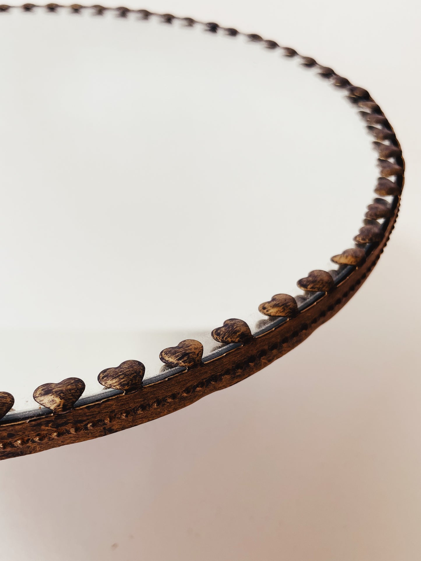 vintage-style mirror cake stand