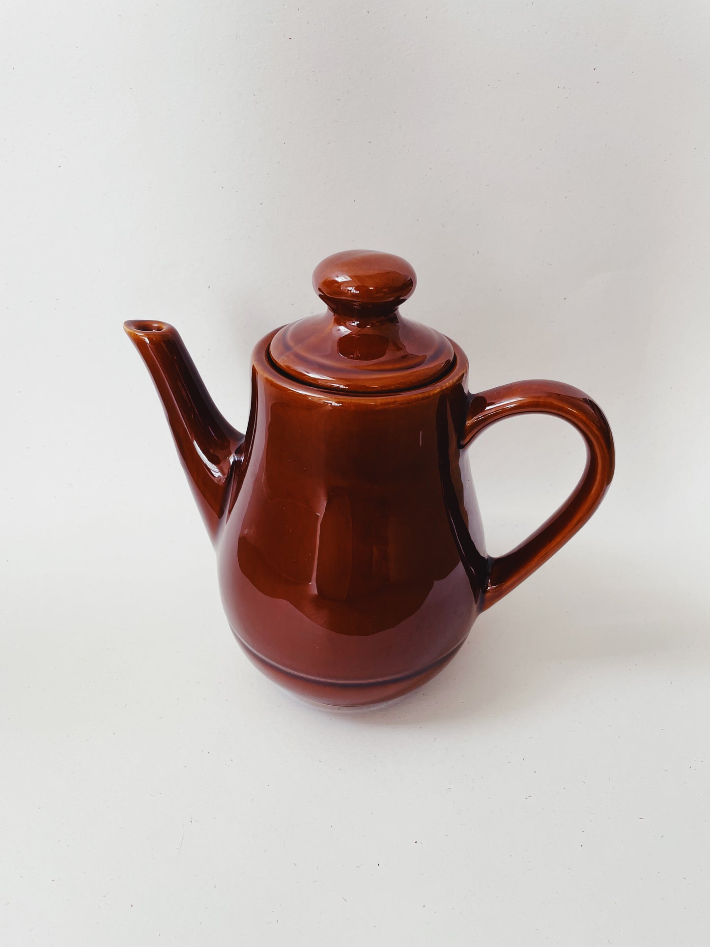 french brown teapot